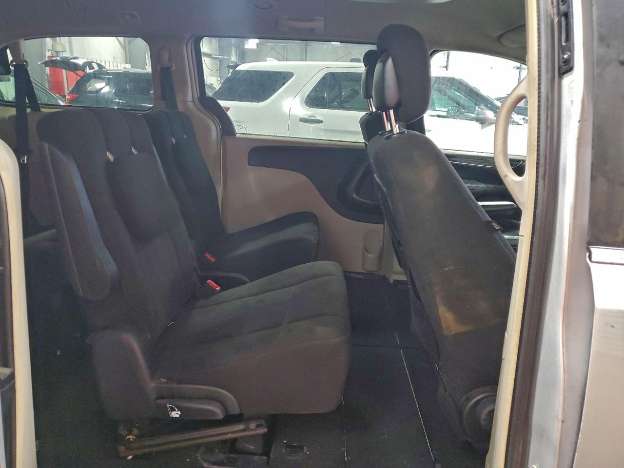 2011 Chrysler Town & Country Touring VIN: 2A4RR5DG2BR694548 Lot: 96424055