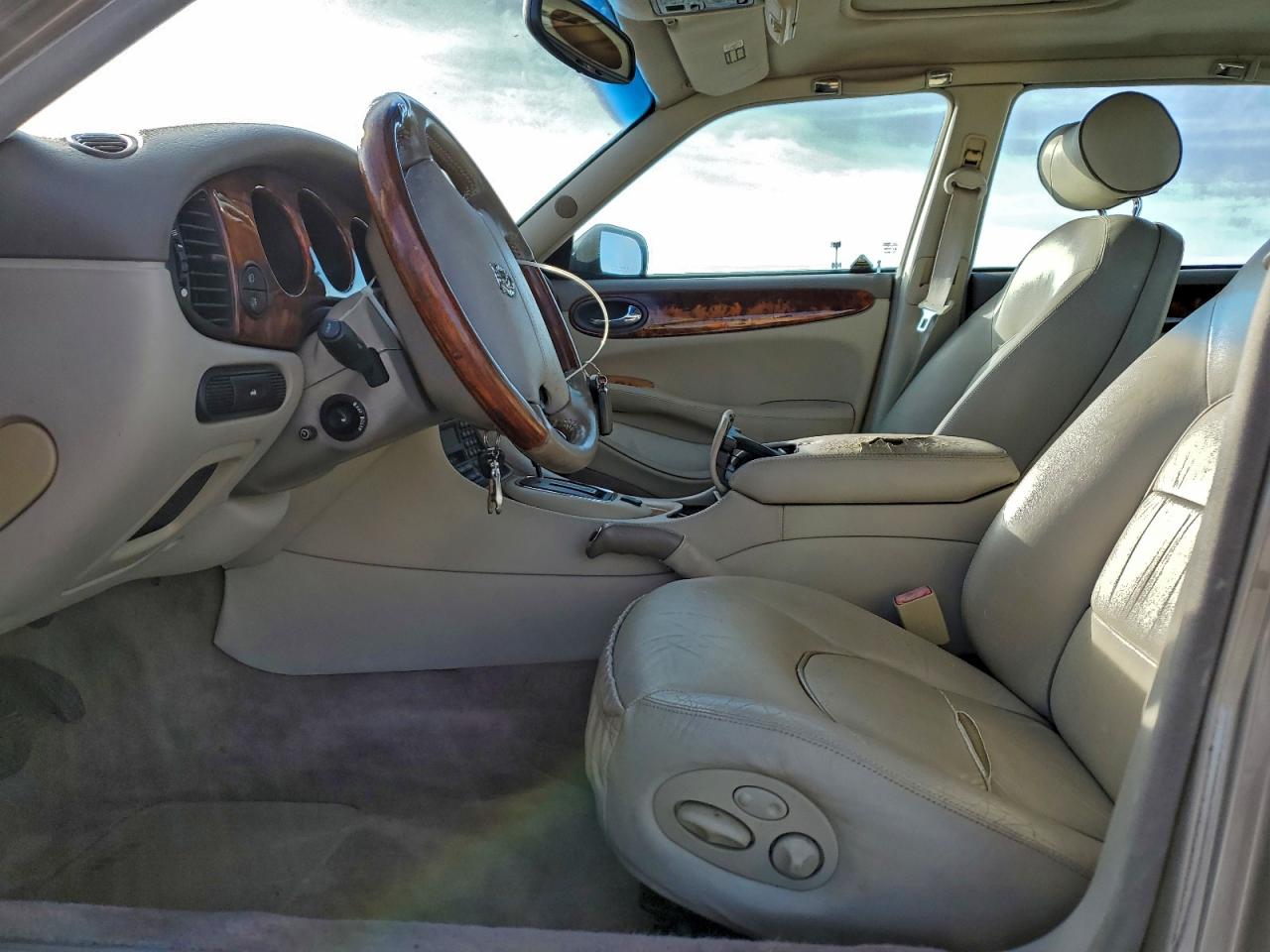 1998 Jaguar Vandenplas VIN: SAJKX624XWC828301 Lot: 96770055