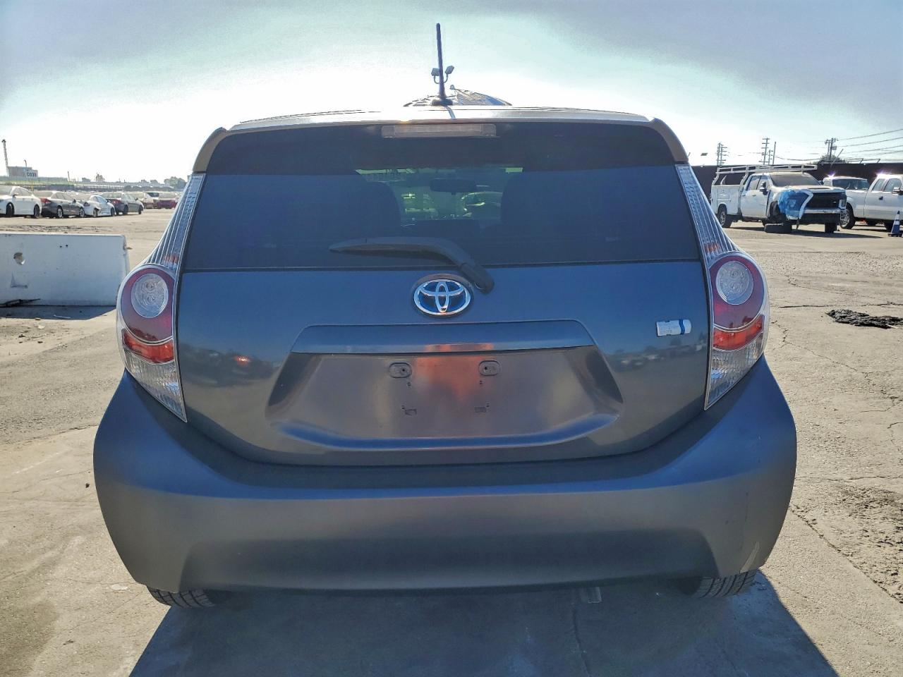 2014 Toyota Prius C VIN: JTDKDTB36E1083067 Lot: 96464455