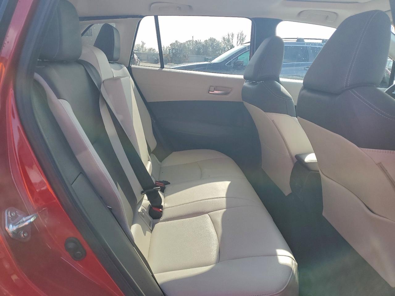 2024 Toyota Corolla Cross Xle VIN: 7MUDAABG1RV084070 Lot: 93989135