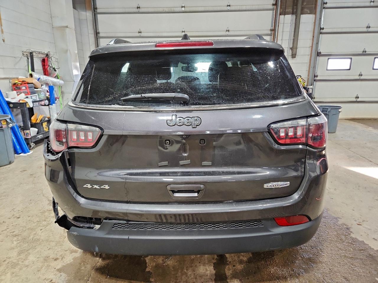 2018 Jeep Compass Latitude VIN: 3C4NJDBB0JT423285 Lot: 97390985