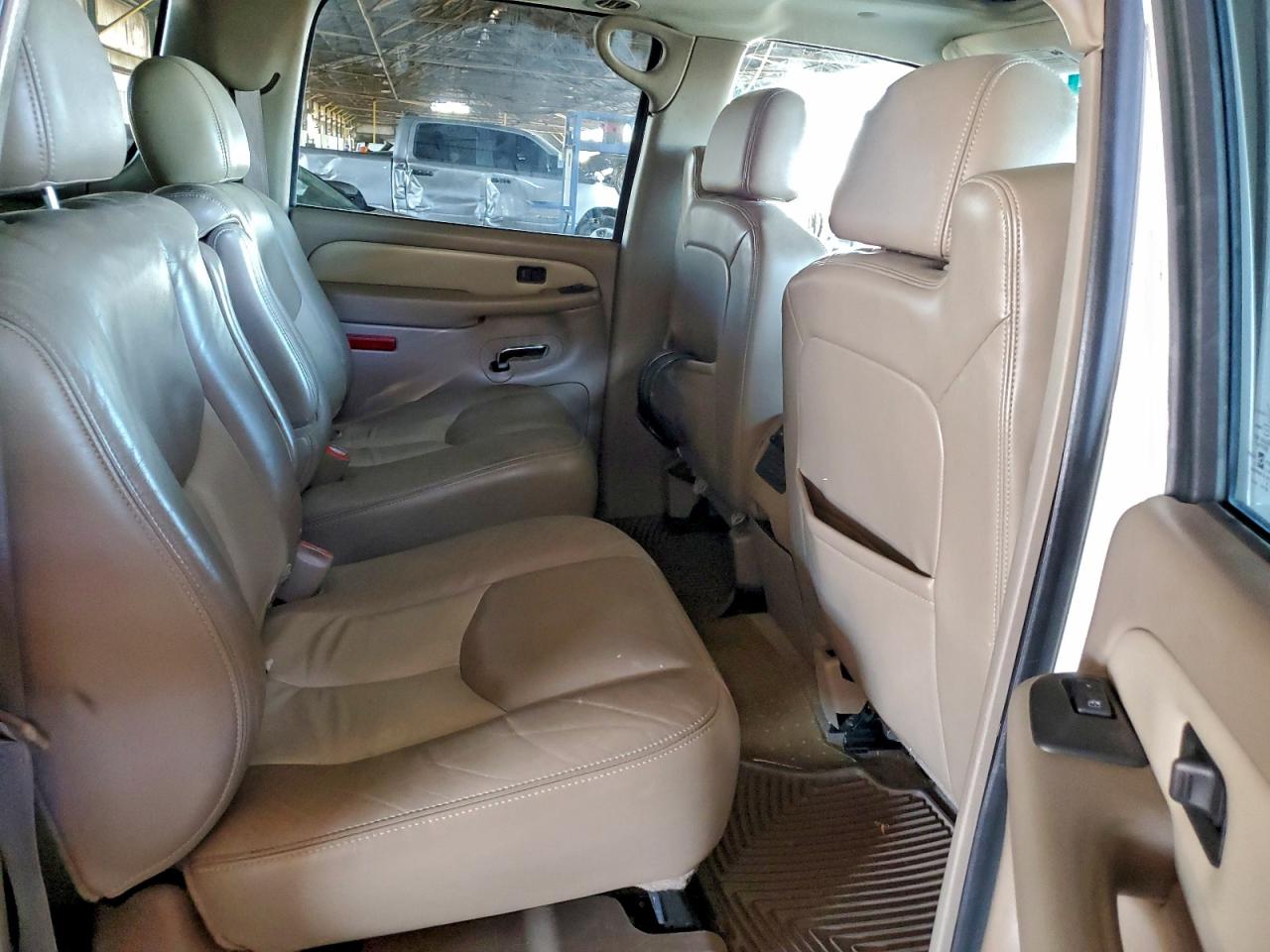 2005 GMC Yukon Xl Denali VIN: 1GKFK66U25J232946 Lot: 95218815