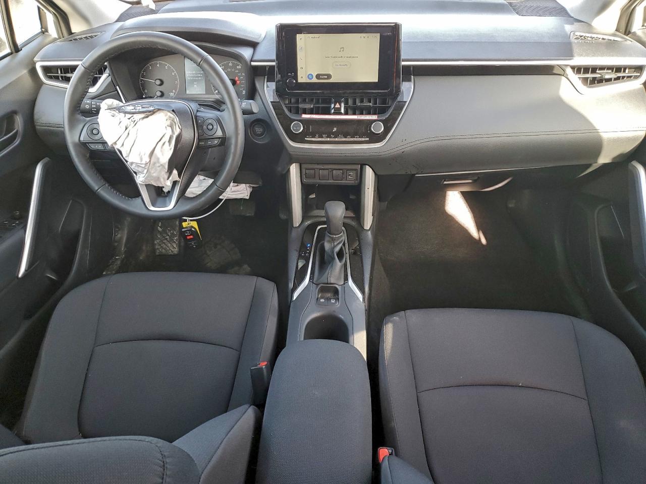 2025 Toyota Corolla Cross Le VIN: 7MUCAAAG6SV126008 Lot: 96352395