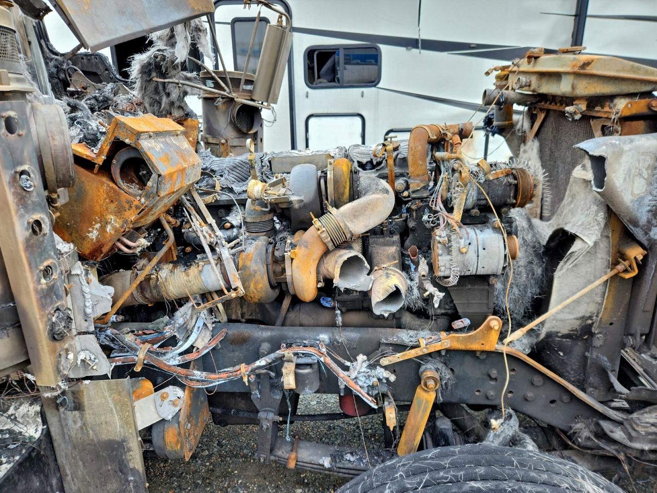 2007 Kenworth W900 Semi Truck VIN: 1XKWDB9X17R170792 Lot: 94043845