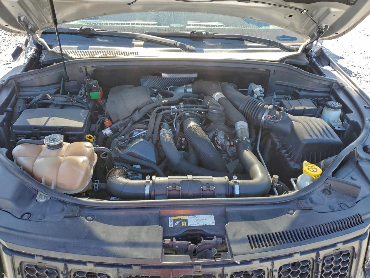 2015 Jeep Grand Cherokee Overland VIN: 1C4RJECM7FC131983 Lot: 97813585