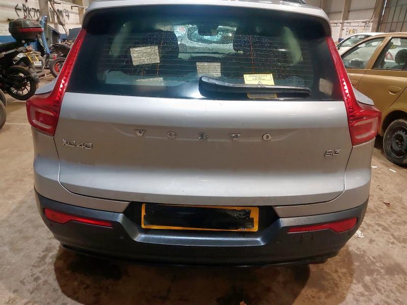 2022 VOLVO XC40 2.0 B3P PLUS DARK 5DR AUTO