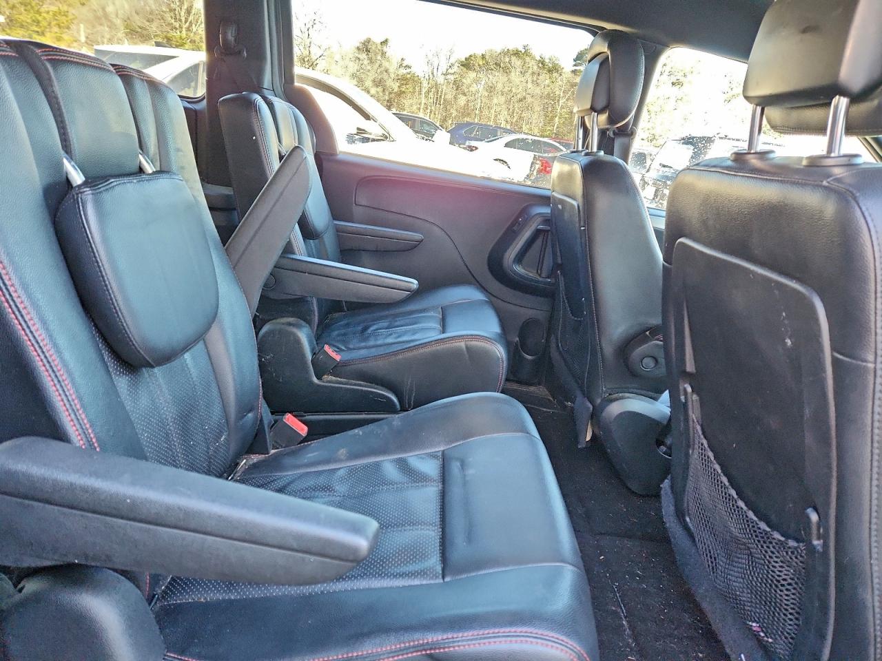 2016 Dodge Grand Caravan R/T VIN: 2C4RDGEG0GR376353 Lot: 94774325