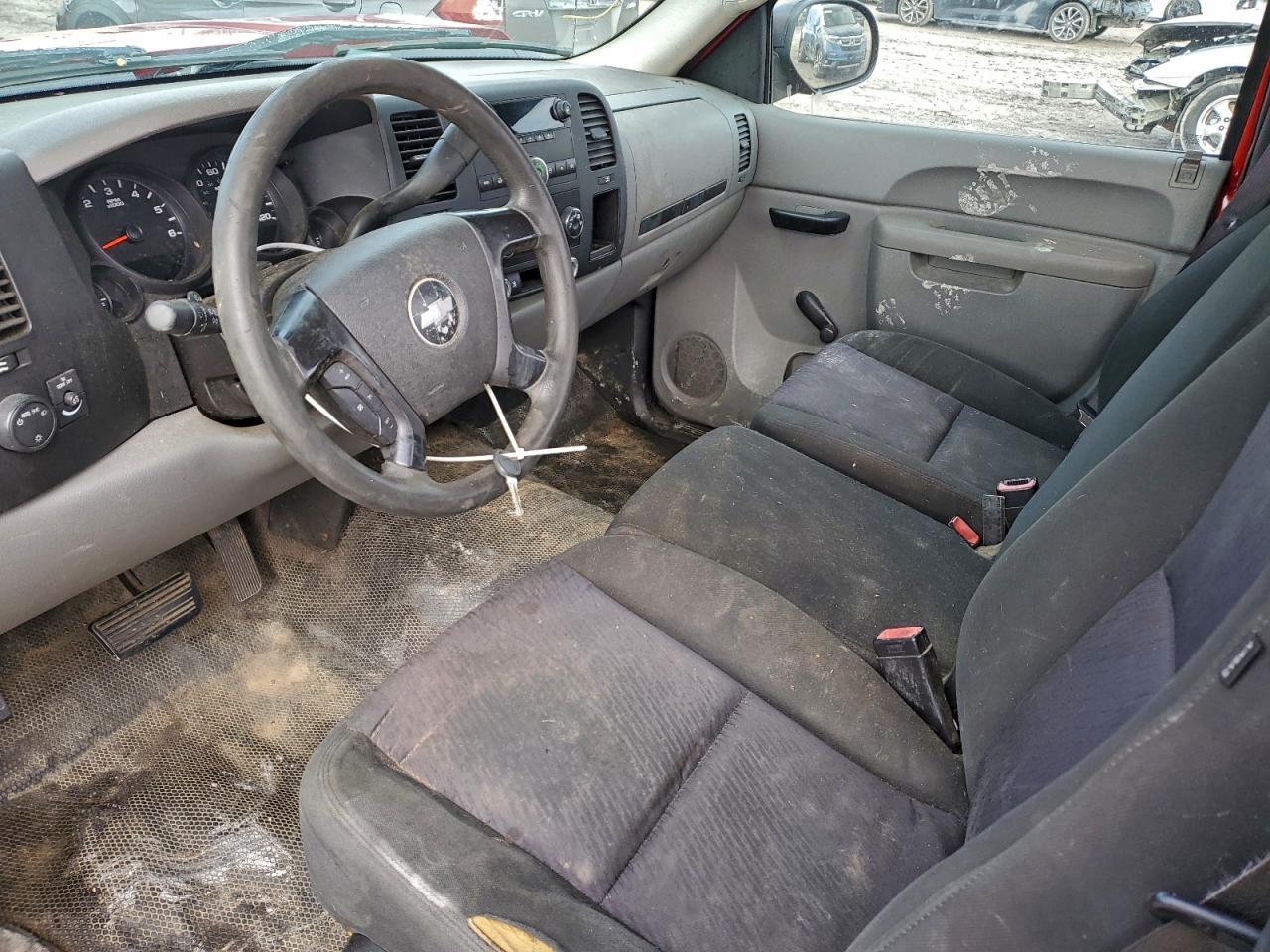 2010 Chevrolet Silverado C1500 VIN: 1GCPCPEX6AZ136117 Lot: 95201625