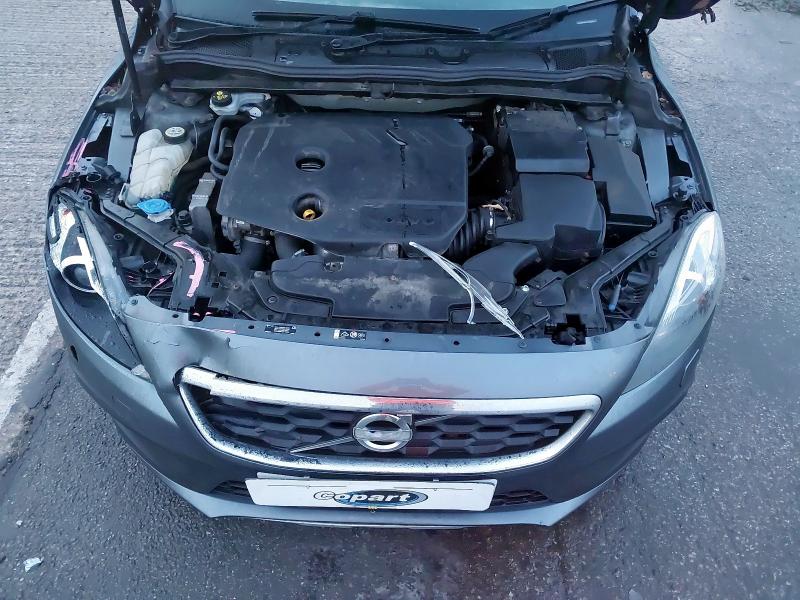2014 VOLVO V40 D2 CROSS COUNTRY LUX 5DR