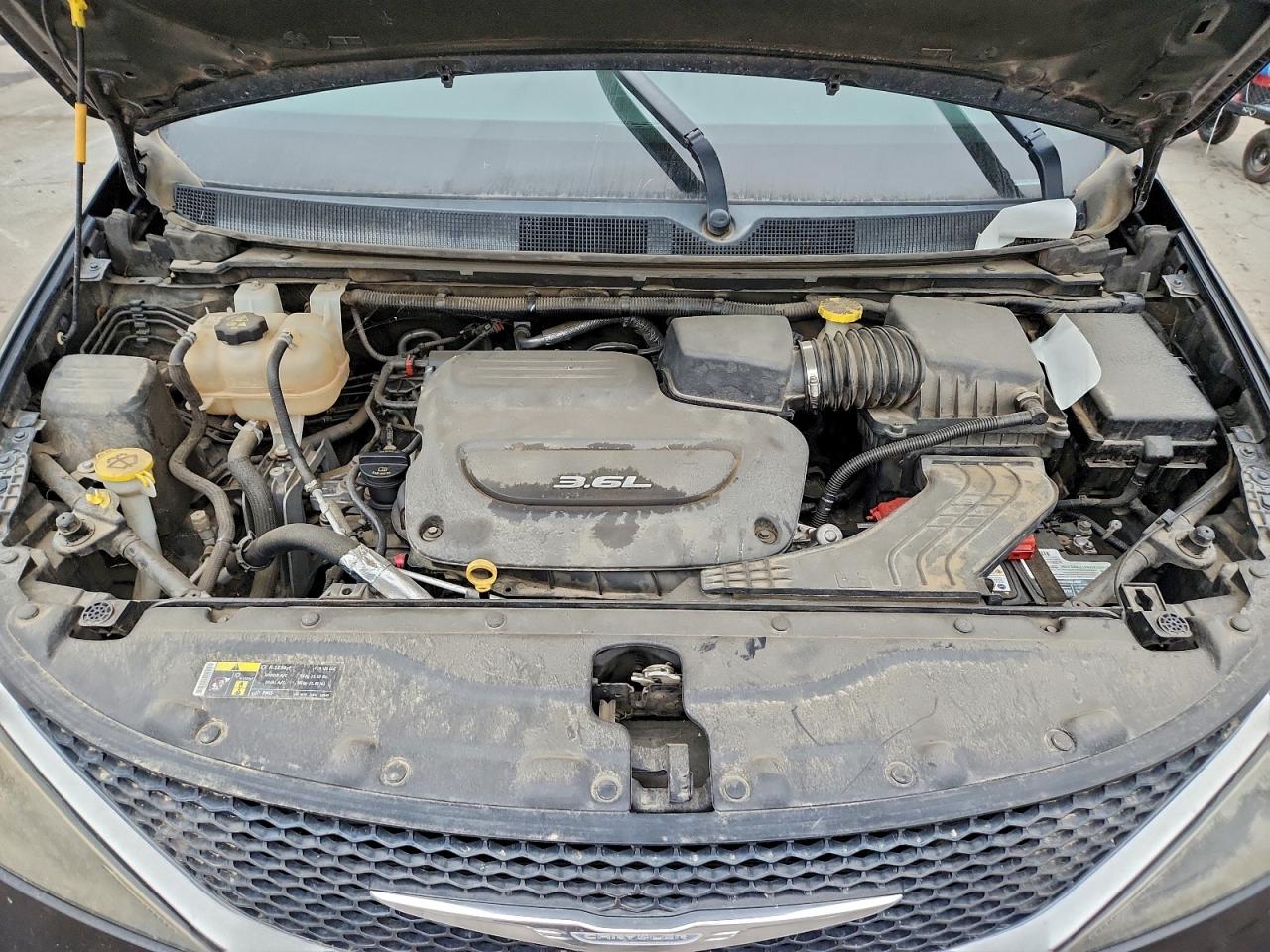 2017 Chrysler Pacifica Lx VIN: 2C4RC1CGXHR565774 Lot: 95929725