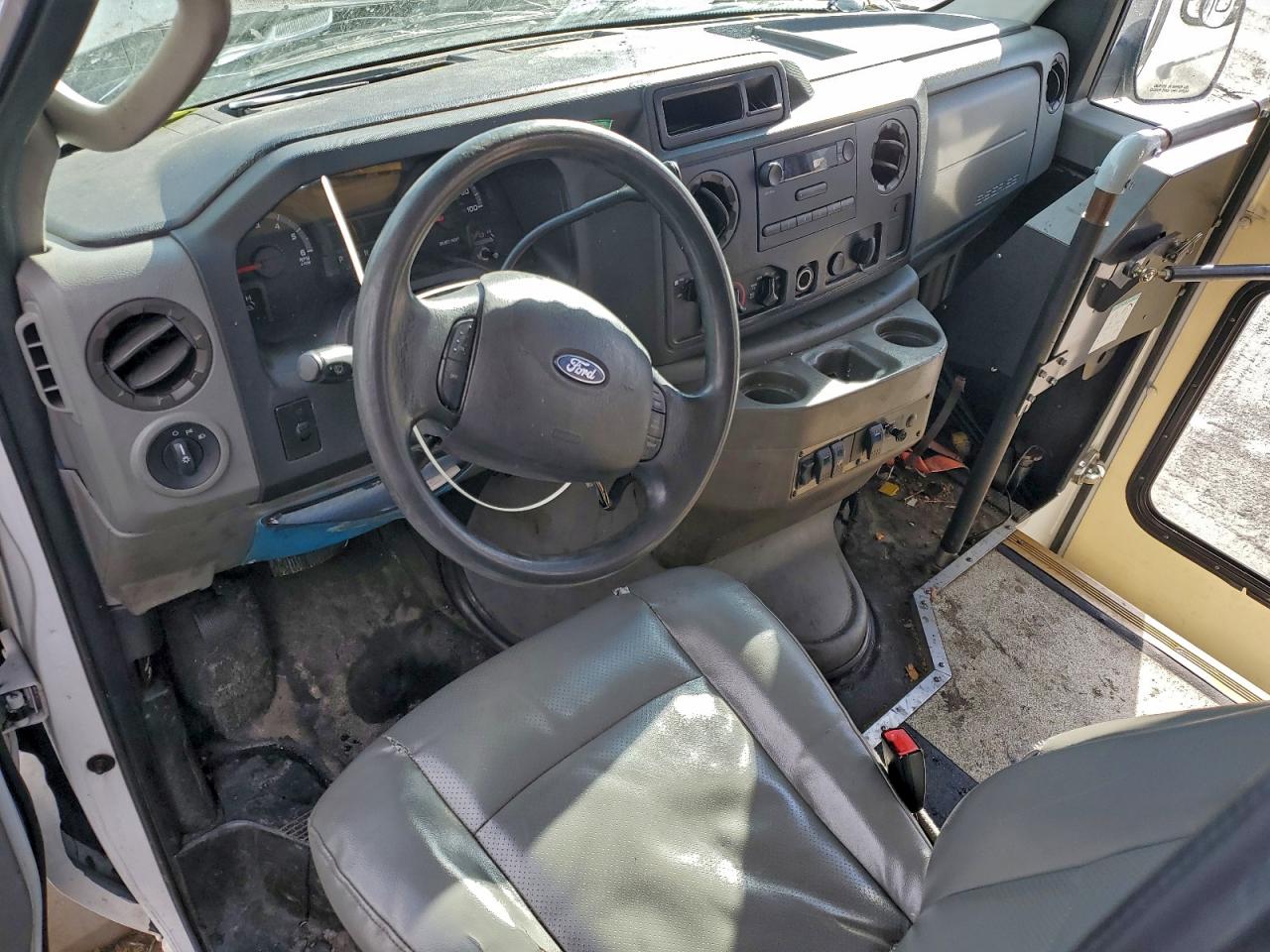 2009 Ford Econoline E350 Super Duty Van VIN: 1FTDS34L19DA40000 Lot: 95945365