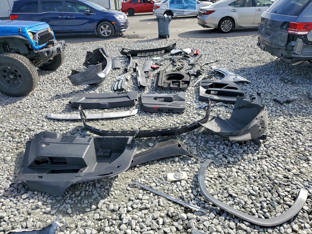 2018 Volkswagen Atlas Se VIN: 1V2CR2CA1JC571871 Lot: 96149725