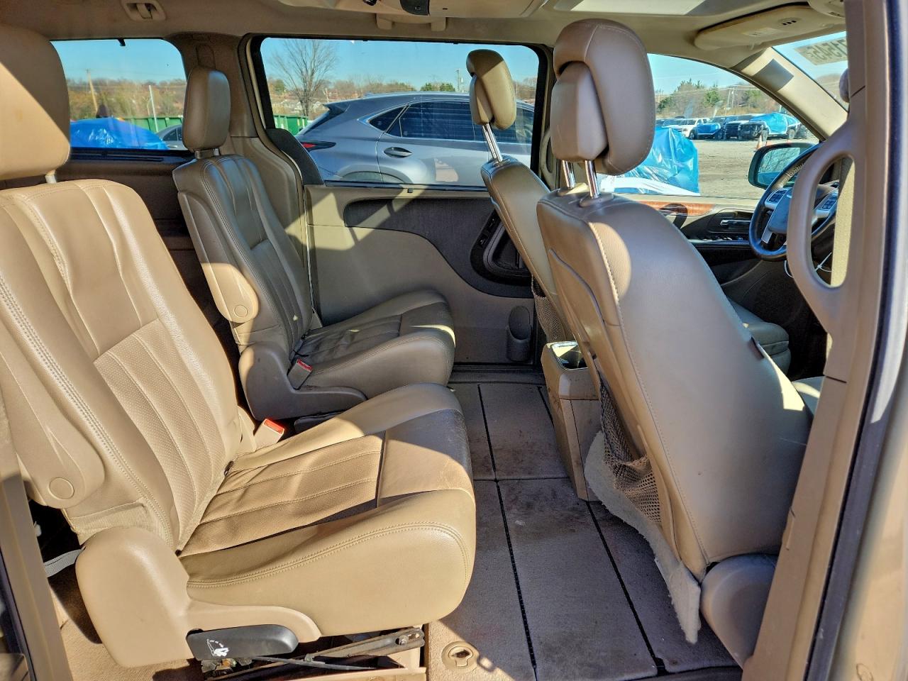 2011 Chrysler Town & Country Touring L VIN: 2A4RR8DG8BR614770 Lot: 95871545