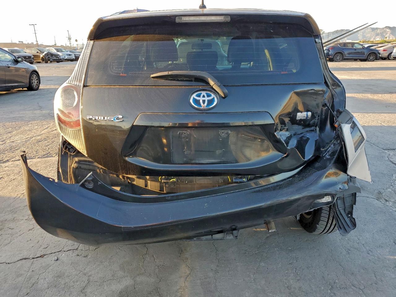 2012 Toyota Prius C VIN: JTDKDTB31C1519465 Lot: 94933075