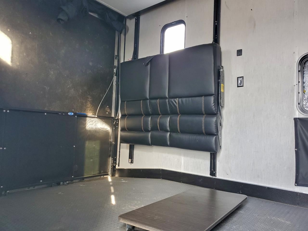 2021 Cherokee By Forest R Wolf Pack - Rv VIN: 5ZT3CTYB8M1216656 Lot: 93645645