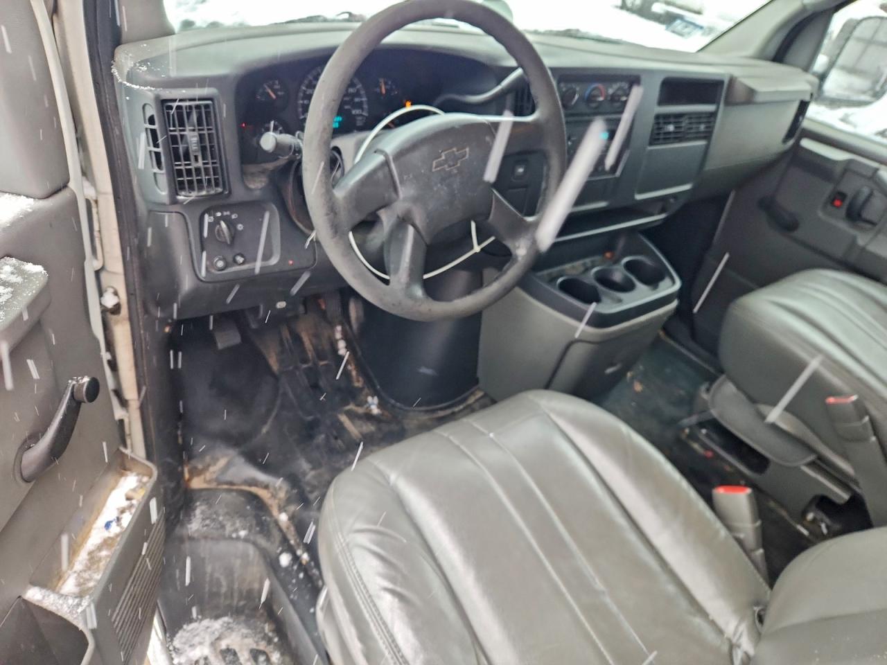 2004 Chevrolet Express G2500 Delivery Van VIN: 1GCGG25V441141700 Lot: 94578455