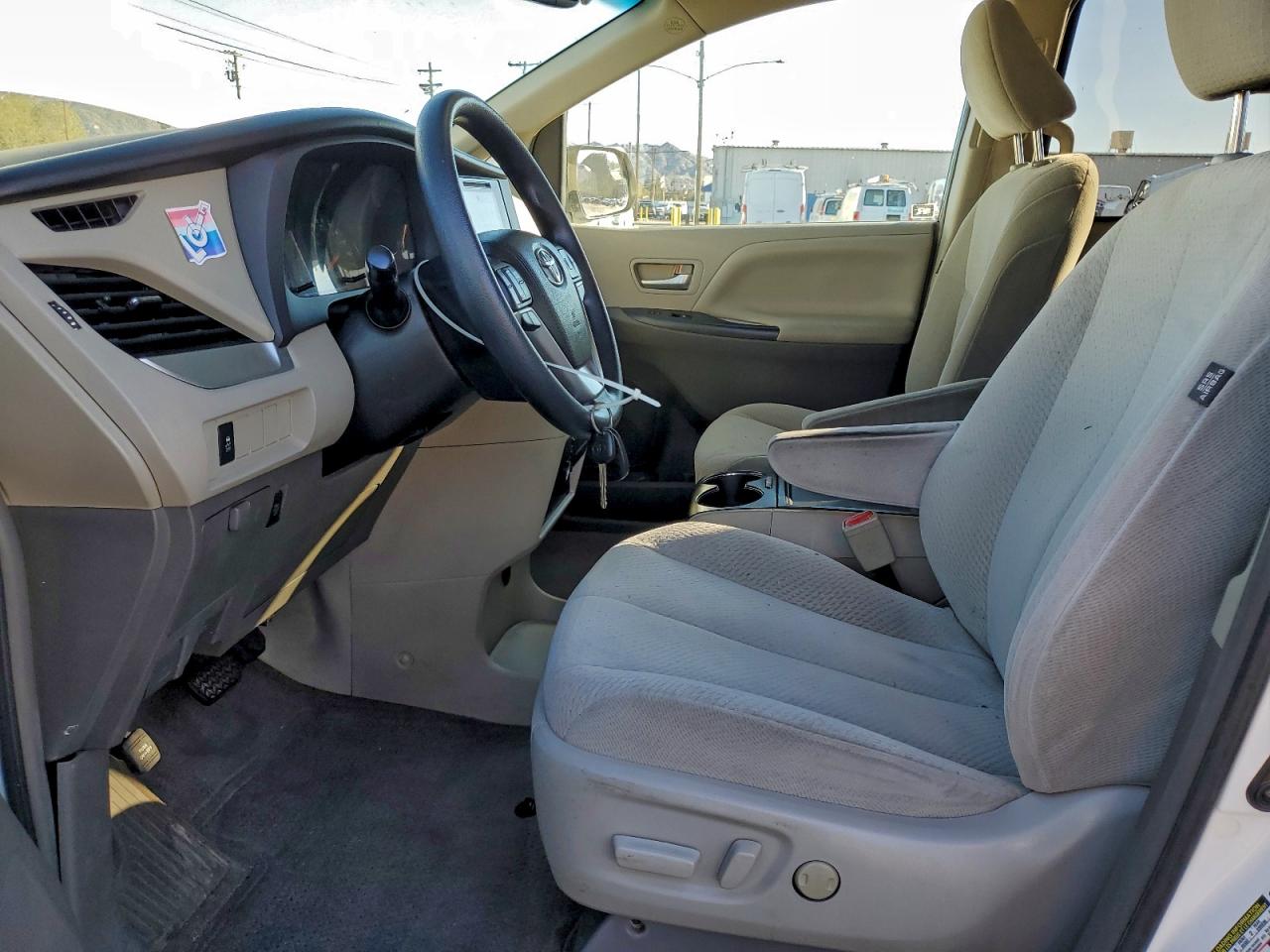 2015 Toyota Sienna Le VIN: 5TDKK3DC6FS543884 Lot: 94462025