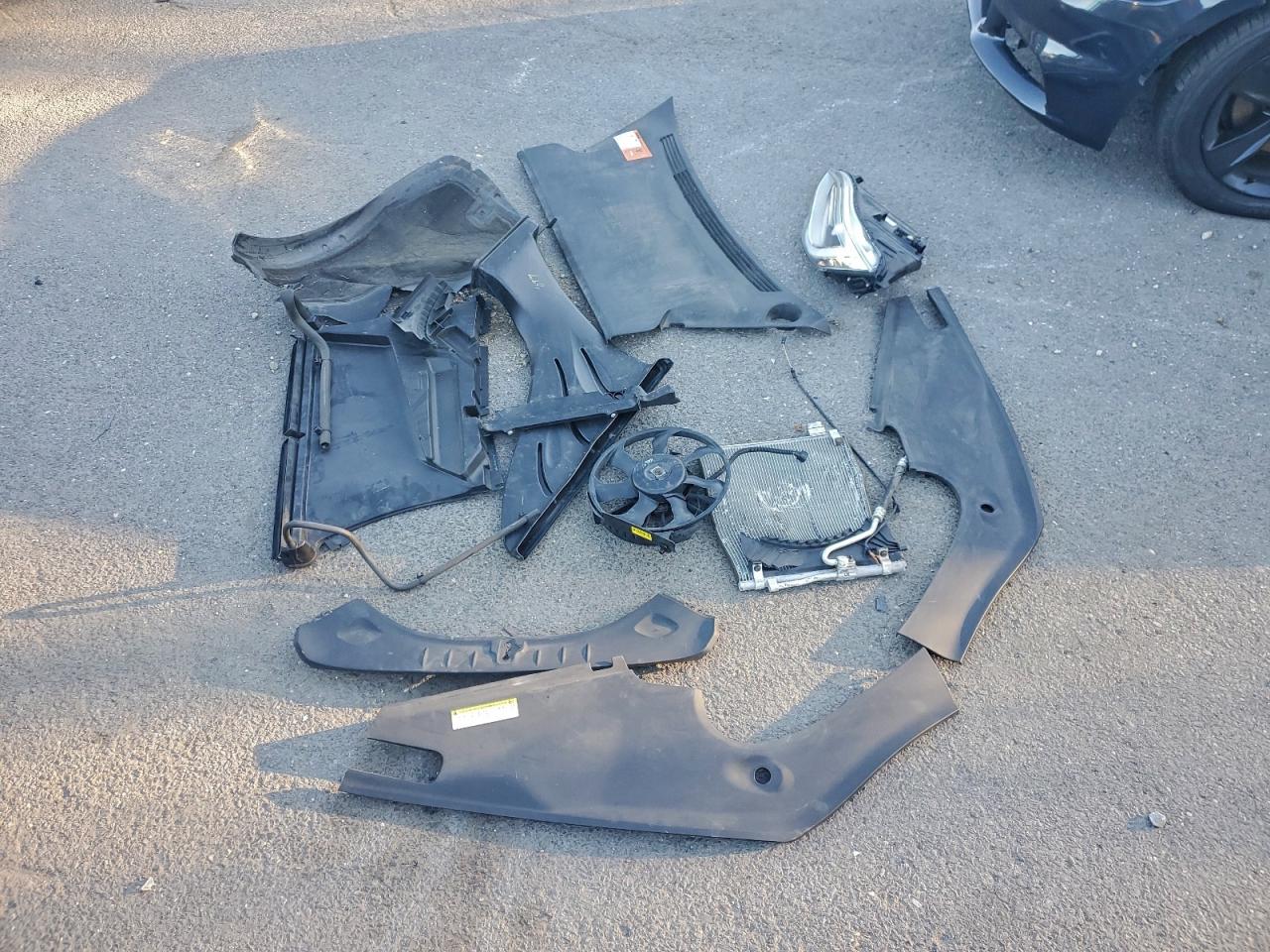 2016 Tesla Model S VIN: 5YJSA1E28GF168129 Lot: 93986905