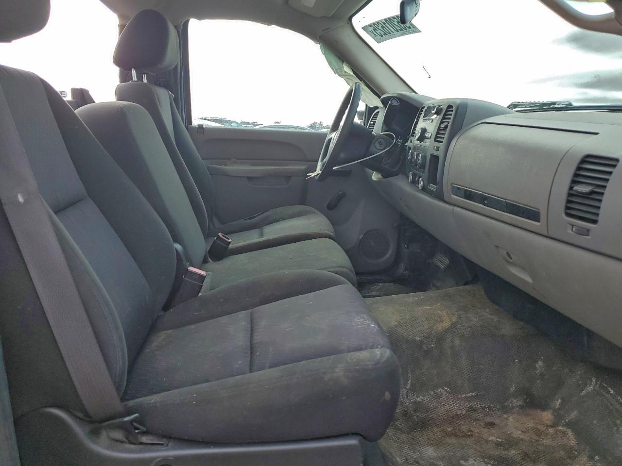 2010 Chevrolet Silverado C1500 VIN: 1GCPCPEX6AZ136117 Lot: 95201625