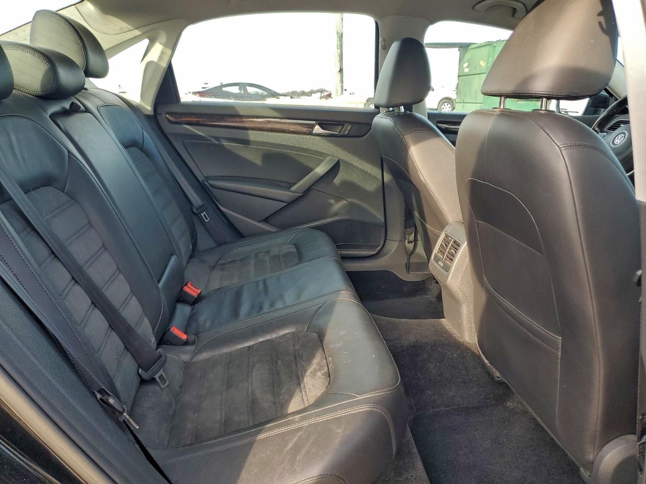 2015 Volkswagen Passat Sel VIN: 1VWCV7A31FC035473 Lot: 95334655