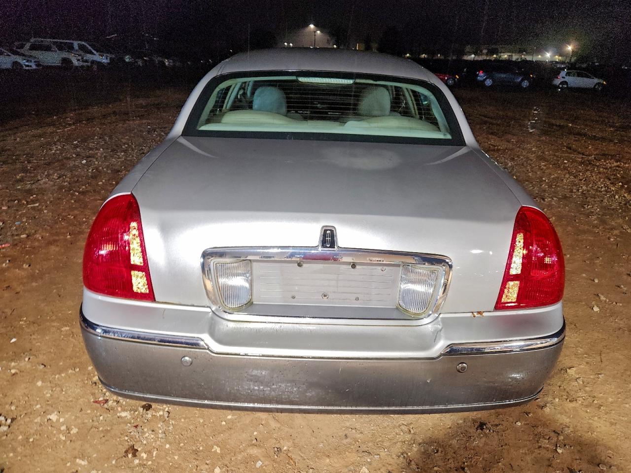 2004 Lincoln Town Car Ultimate VIN: 1LNHM83W64Y641176 Lot: 94808365