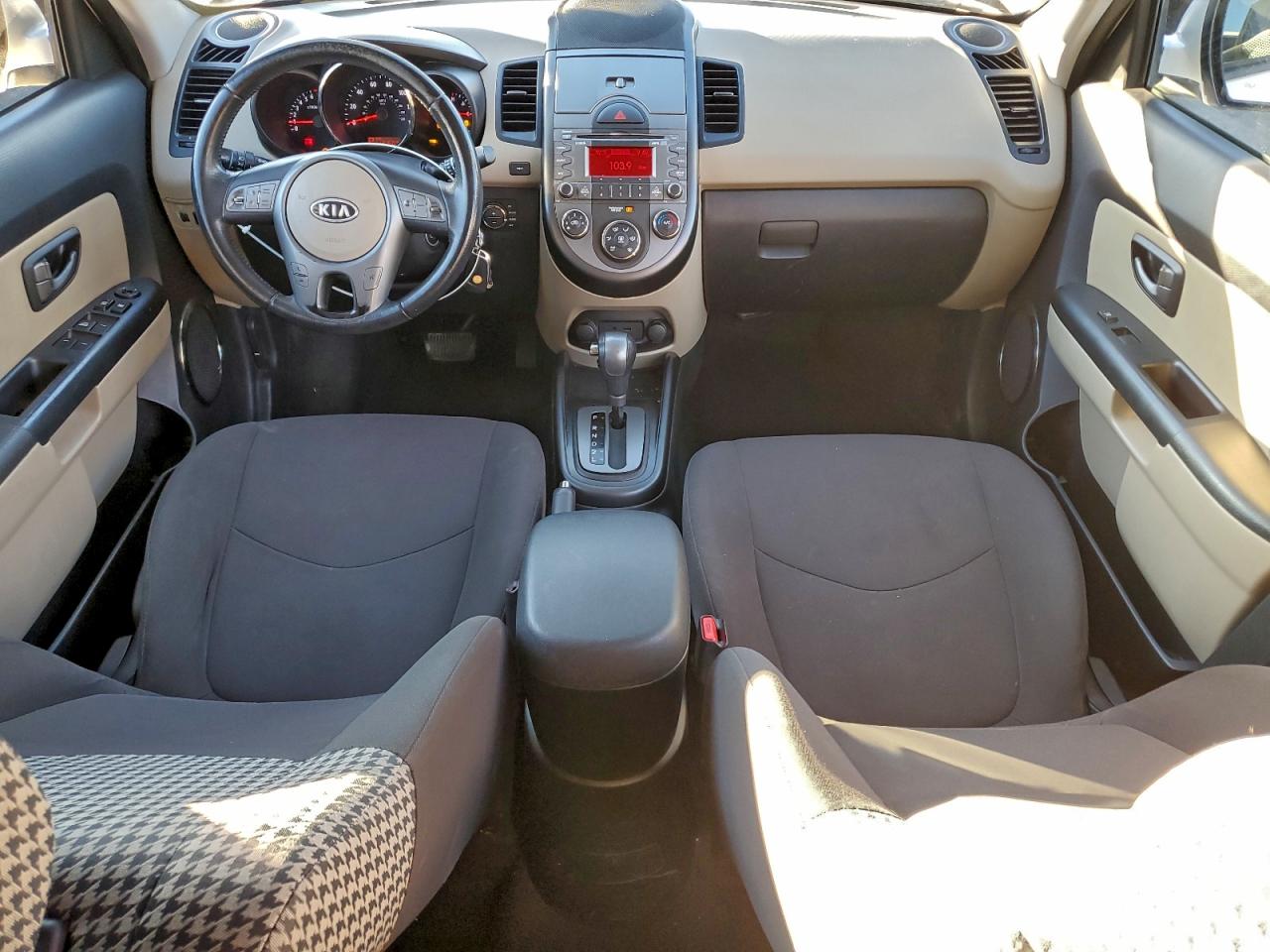 2010 Kia Soul + VIN: KNDJT2A27A7159419 Lot: 96546425