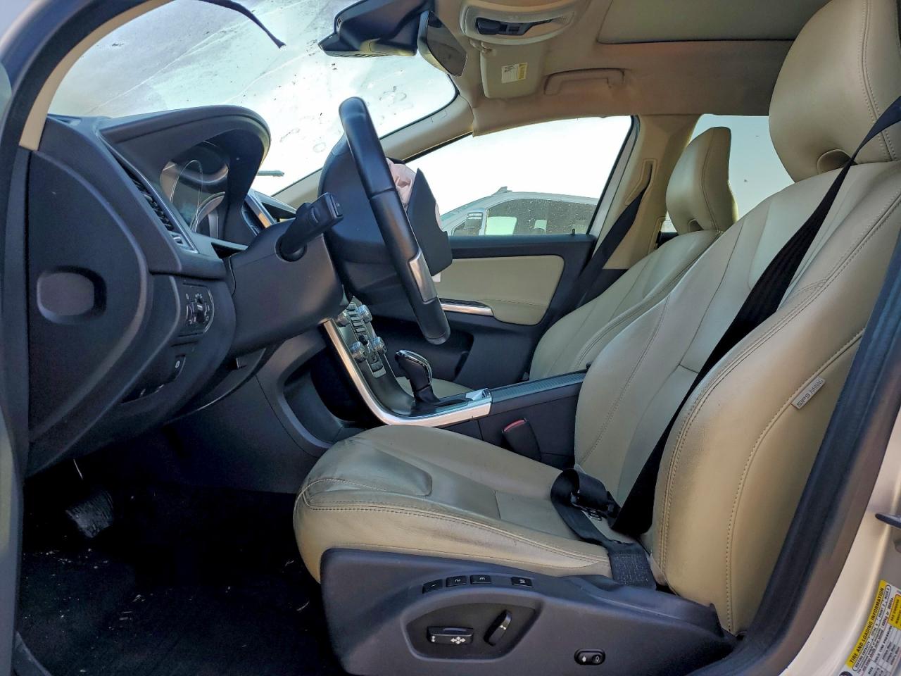 2016 Volvo Xc60 T5 Premier VIN: YV440MDK1G2860859 Lot: 96788265