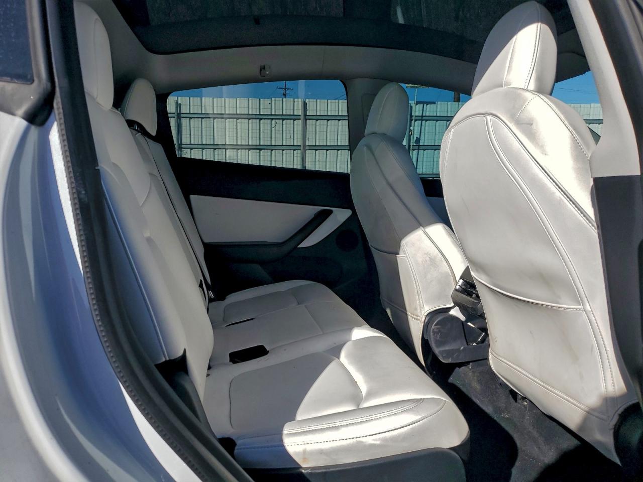 2021 Tesla Model Y VIN: 5YJYGAEE0MF270667 Lot: 94105725