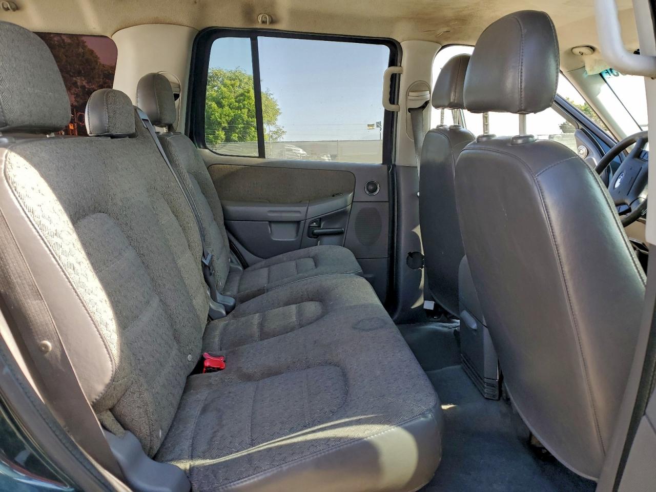 2004 Ford Explorer Xls VIN: 1FMZU62K64ZA67583 Lot: 94975605