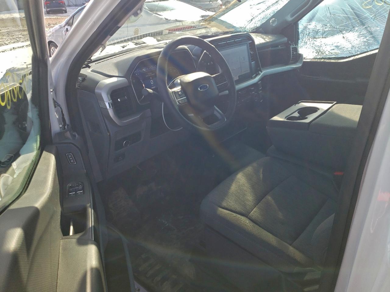 2022 Ford F150 VIN: 1FTMF1E52NKE38055 Lot: 92568005