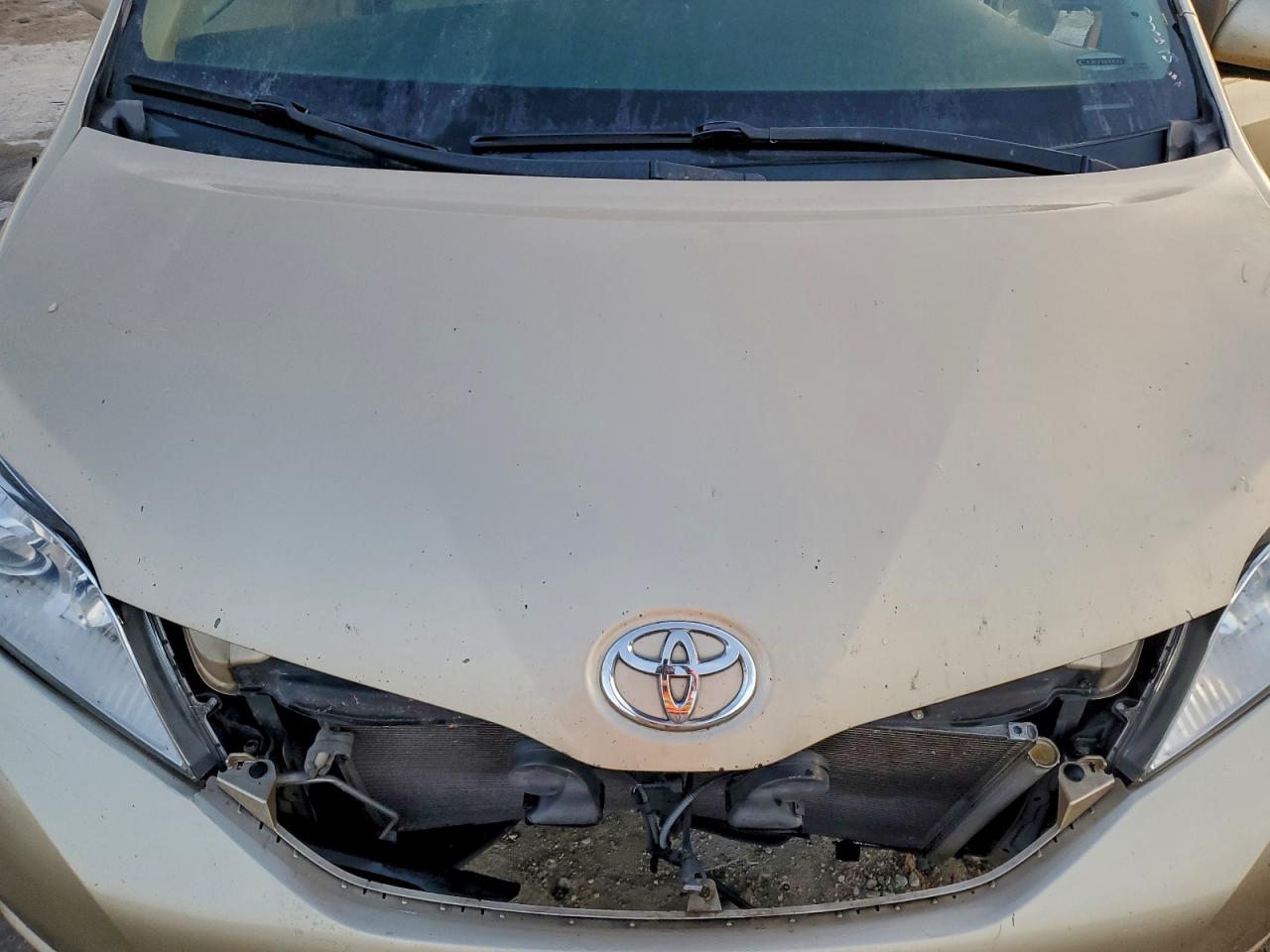 2012 Toyota Sienna Le VIN: 5TDKK3DC3CS186949 Lot: 95032445