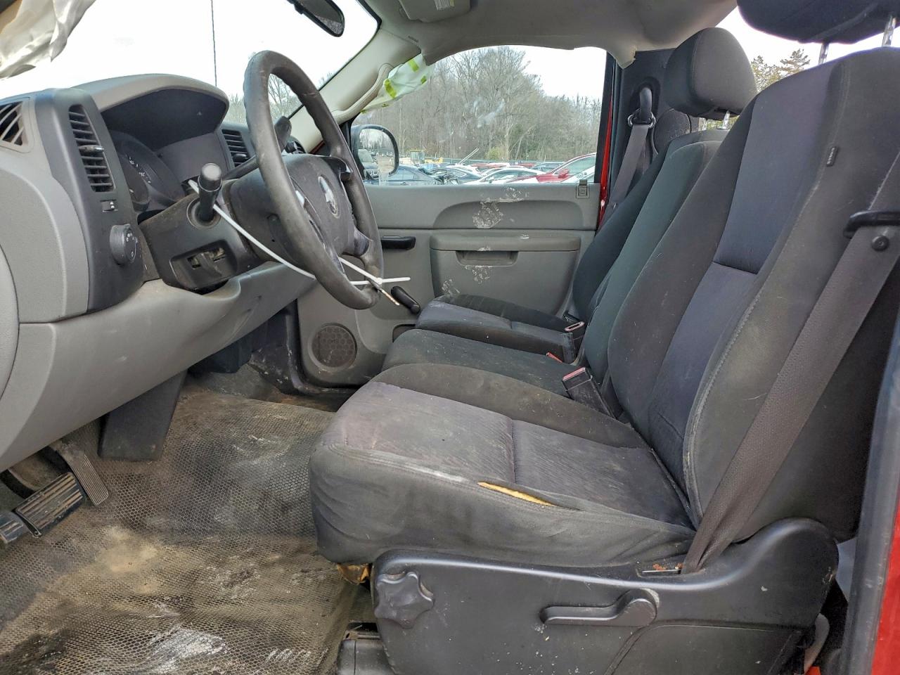 2010 Chevrolet Silverado C1500 VIN: 1GCPCPEX6AZ136117 Lot: 95201625