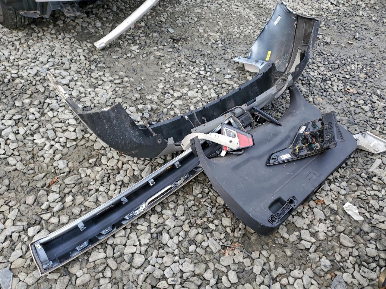 2017 Ford Escape Titanium VIN: 1FMCU9J9XHUD32384 Lot: 95774425