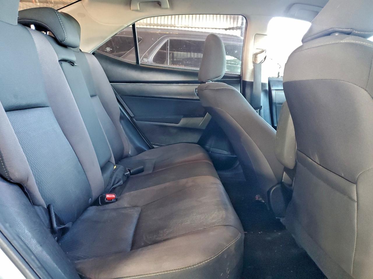 2018 Toyota Corolla L VIN: 5YFBURHE1JP844718 Lot: 94788595