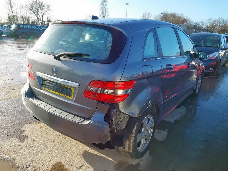 2009 MERCEDES-BENZ B CLASS B180 CDI SE 5DR CVT AUTO