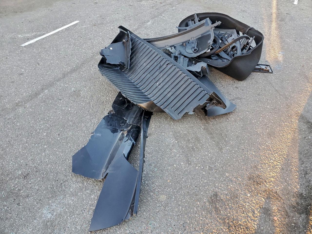 2024 Tesla Model X VIN: 7SAXCBE52RF444746 Lot: 94636865