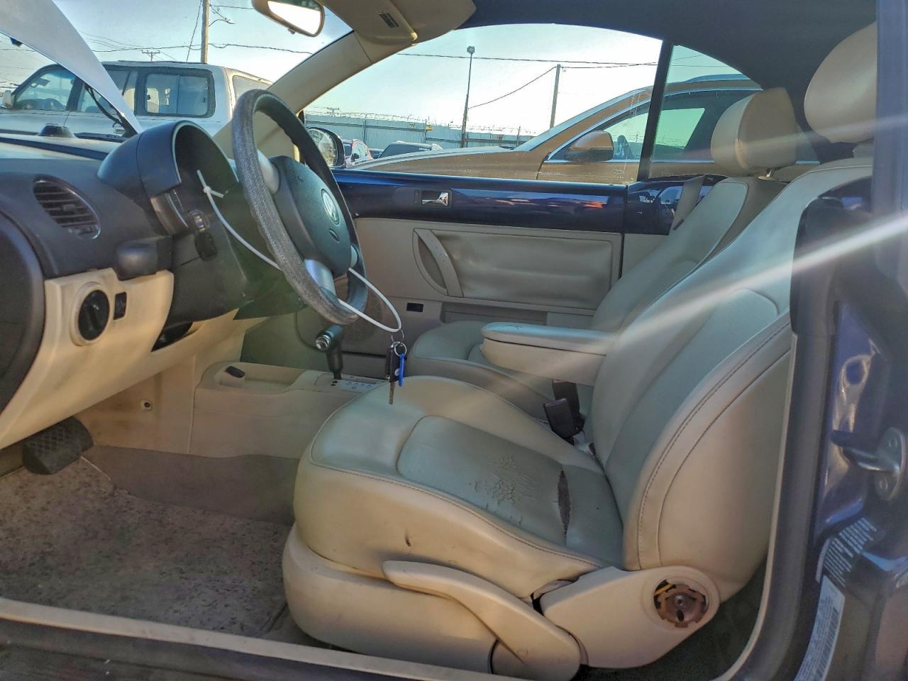 2006 Volkswagen New Beetle Convertible Option Package 1 VIN: 3VWRG31Y46M320286 Lot: 94809875