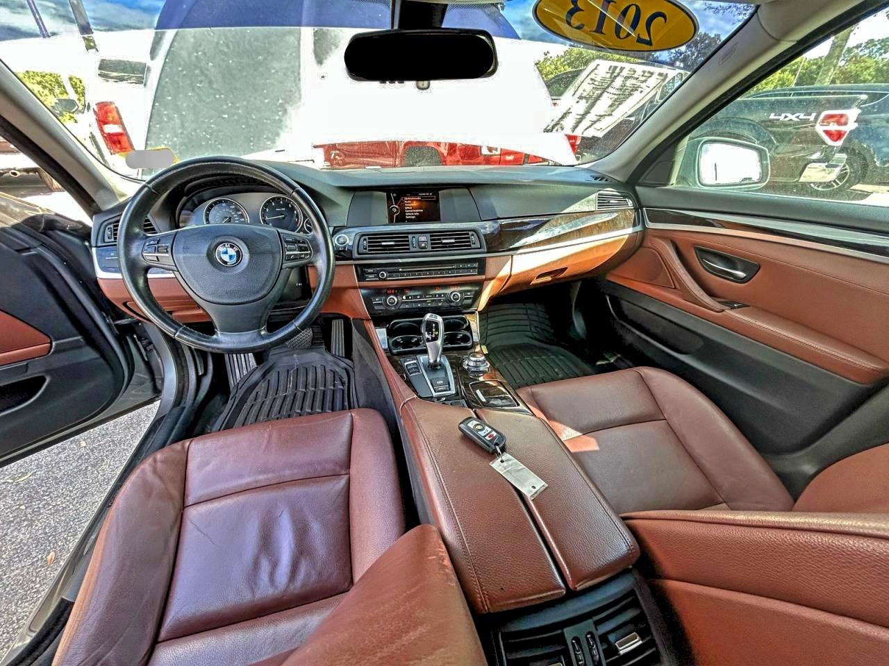 Фото: WBAXG5C52DD232870