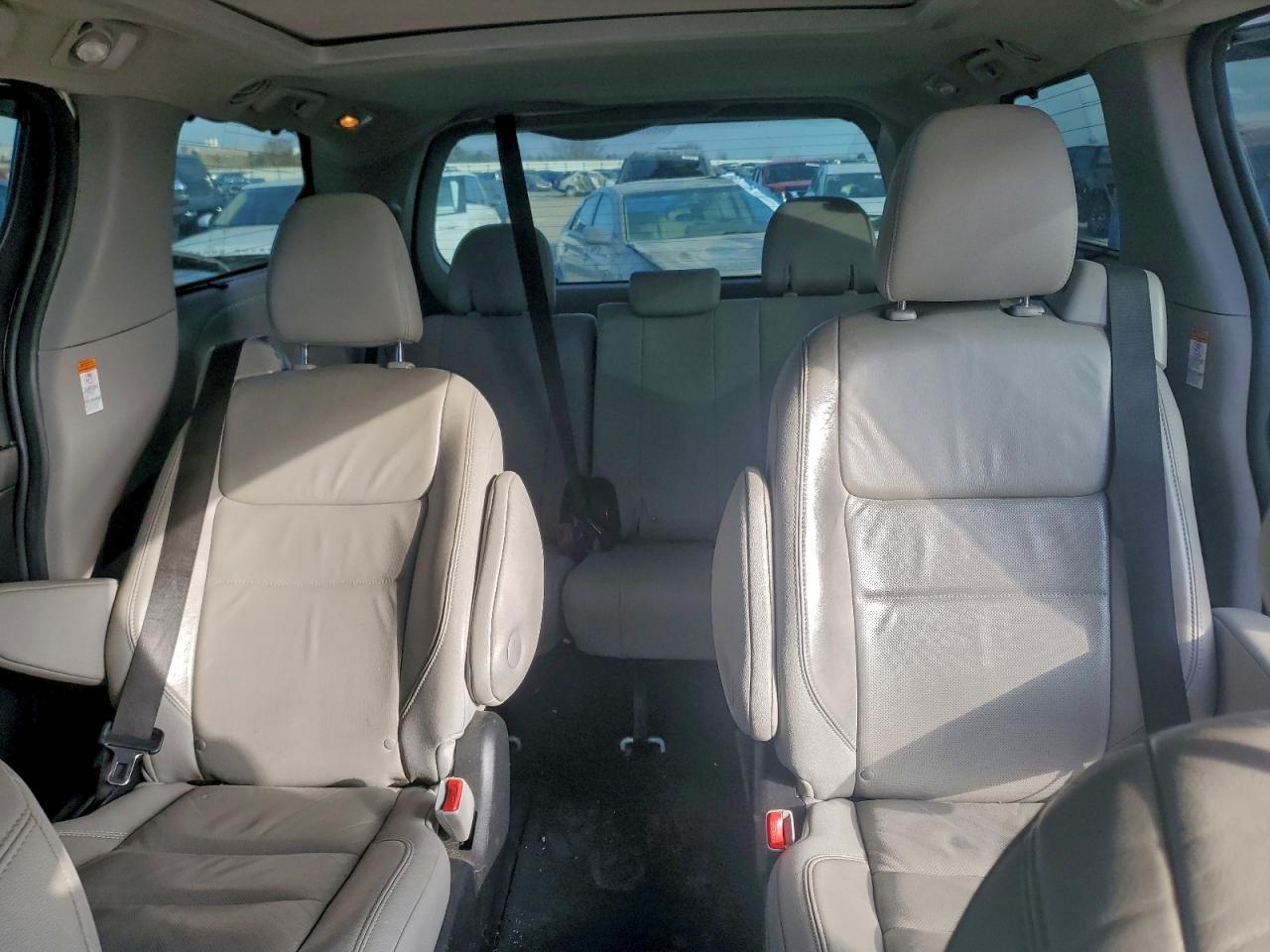 2015 Toyota Sienna Xle VIN: 5TDYK3DCXFS619889 Lot: 97529955