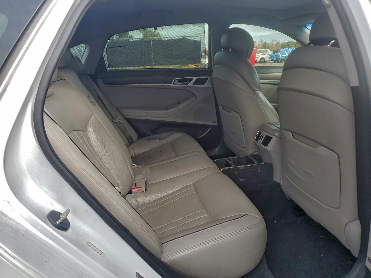 2015 Hyundai Genesis 3.8L VIN: KMHGN4JE7FU088236 Lot: 97522875