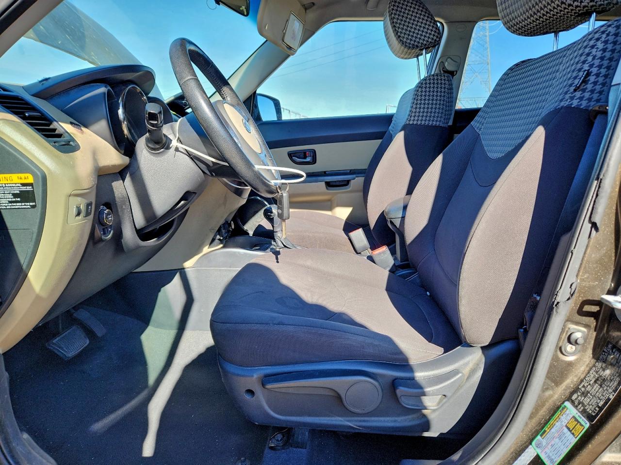 2011 Kia Soul + VIN: KNDJT2A27B7259070 Lot: 94917135