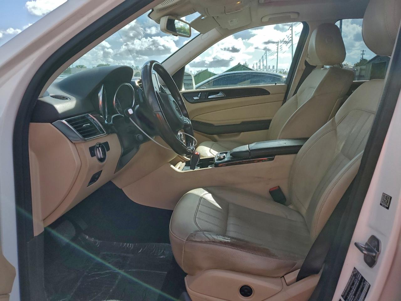 Фото: 4JGDA5JB8JB153691