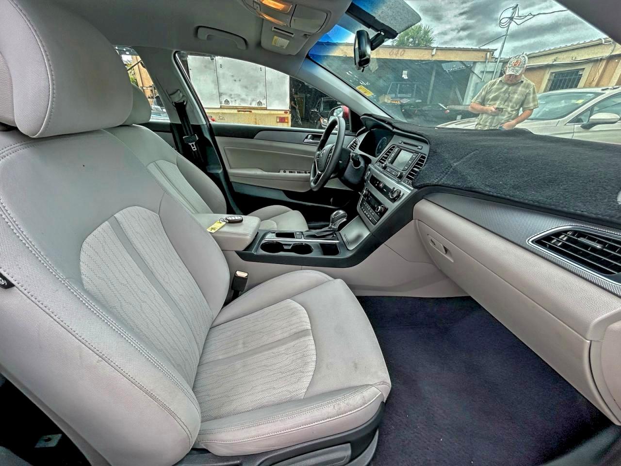 Фото: KMHE24L15GA038612