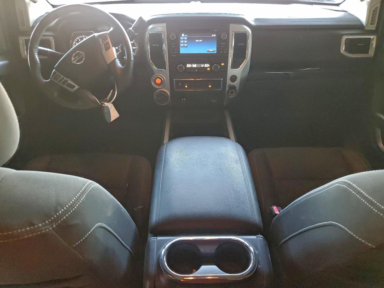 2017 Nissan Titan Sv VIN: 1N6AA1E57HN563263 Lot: 95488175