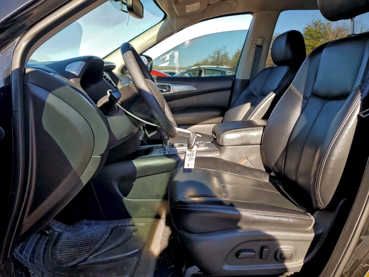 2018 Nissan Pathfinder S VIN: 5N1DR2MMXJC650692 Lot: 94705845