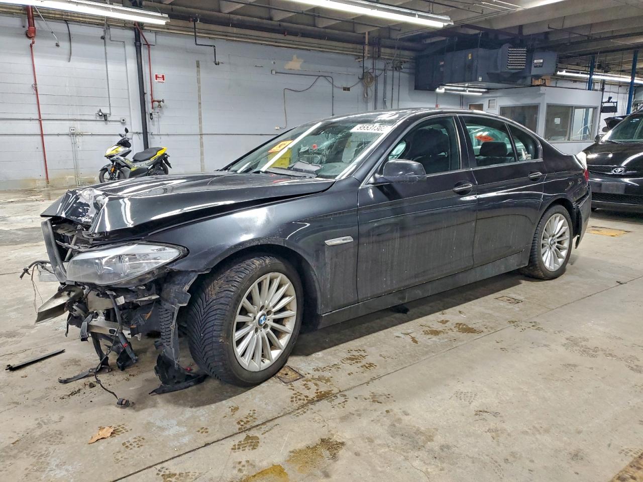 Фото: WBAFU7C53DDU68475