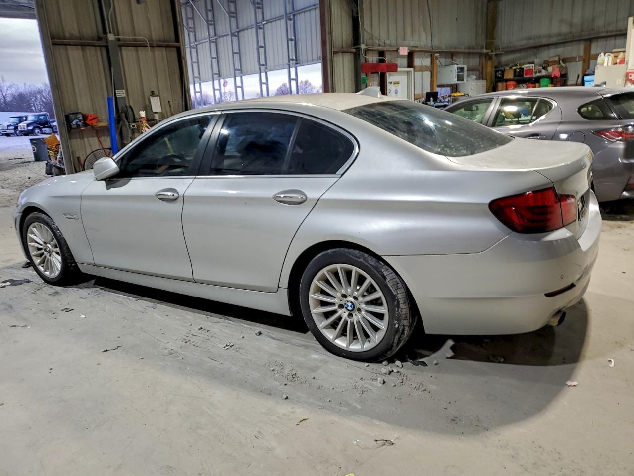 Фото: WBAFR7C57DC817922