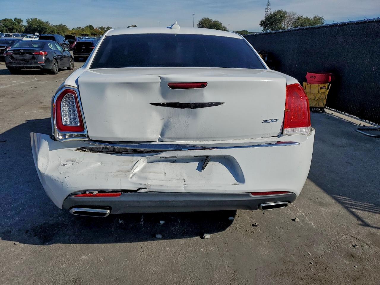2015 Chrysler 300 Limited VIN: 2C3CCAAG4FH807362 Lot: 95048755
