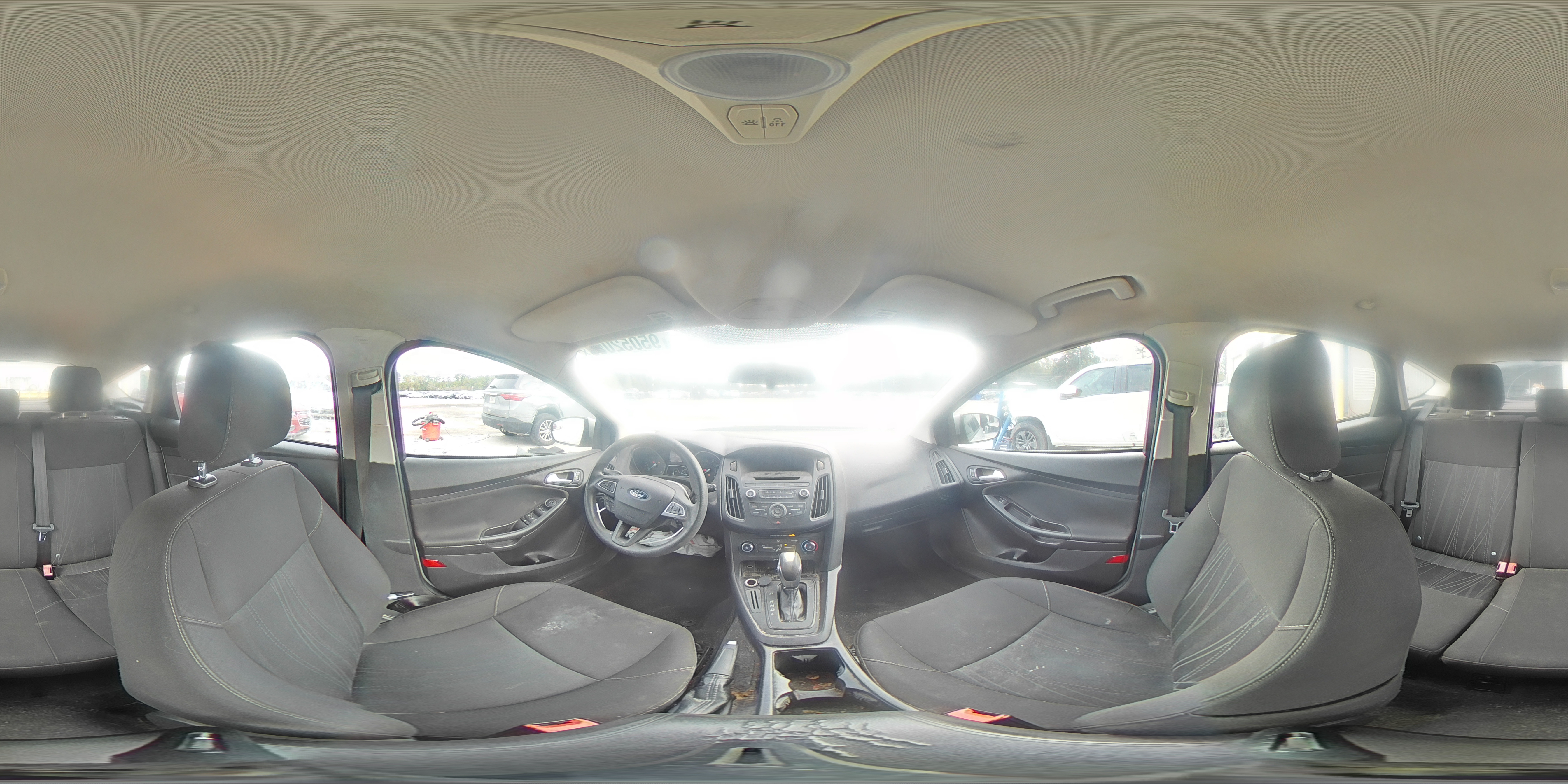 2015 Ford Focus Se VIN: 1FADP3K2XFL242272 Lot: 95052055