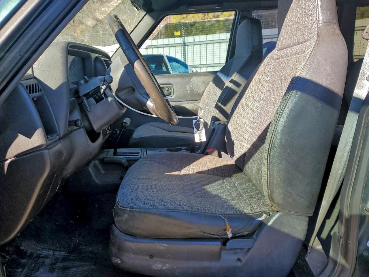 2001 Jeep Cherokee Sport VIN: 1J4FF48S11L557516 Lot: 97501425